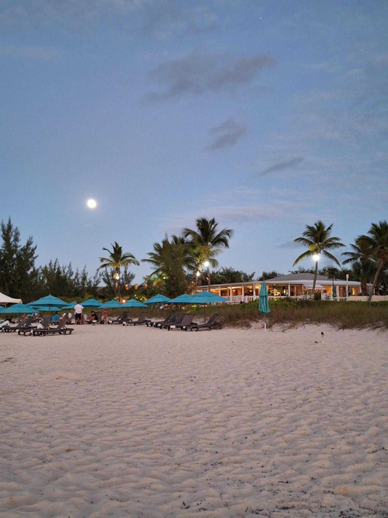 Sibonne Beach Hotel Grace Bay Ngoại thất bức ảnh
